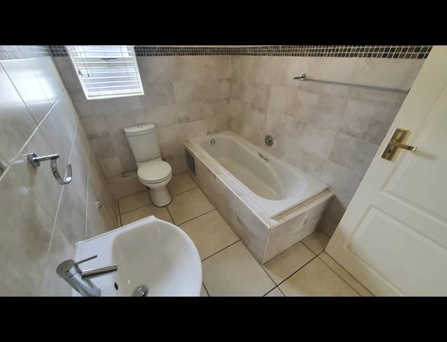 2 BEDROOM APARTMENT FOR SALE IN PARKVIEW